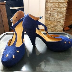 Graham Street Blue Suede-type heel